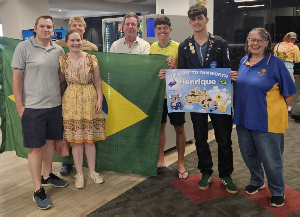 Henrique welcomed to Tamworth with his host family